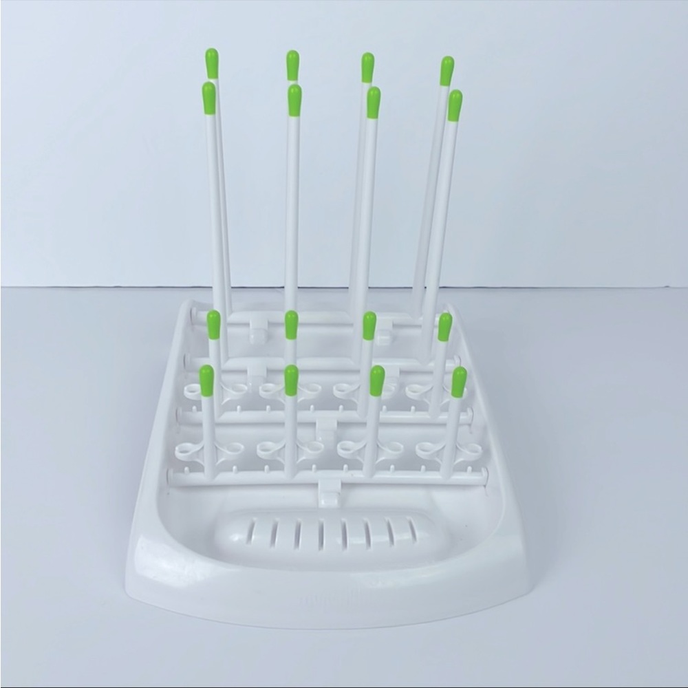 Munchkin fold cup and bottle drying rack